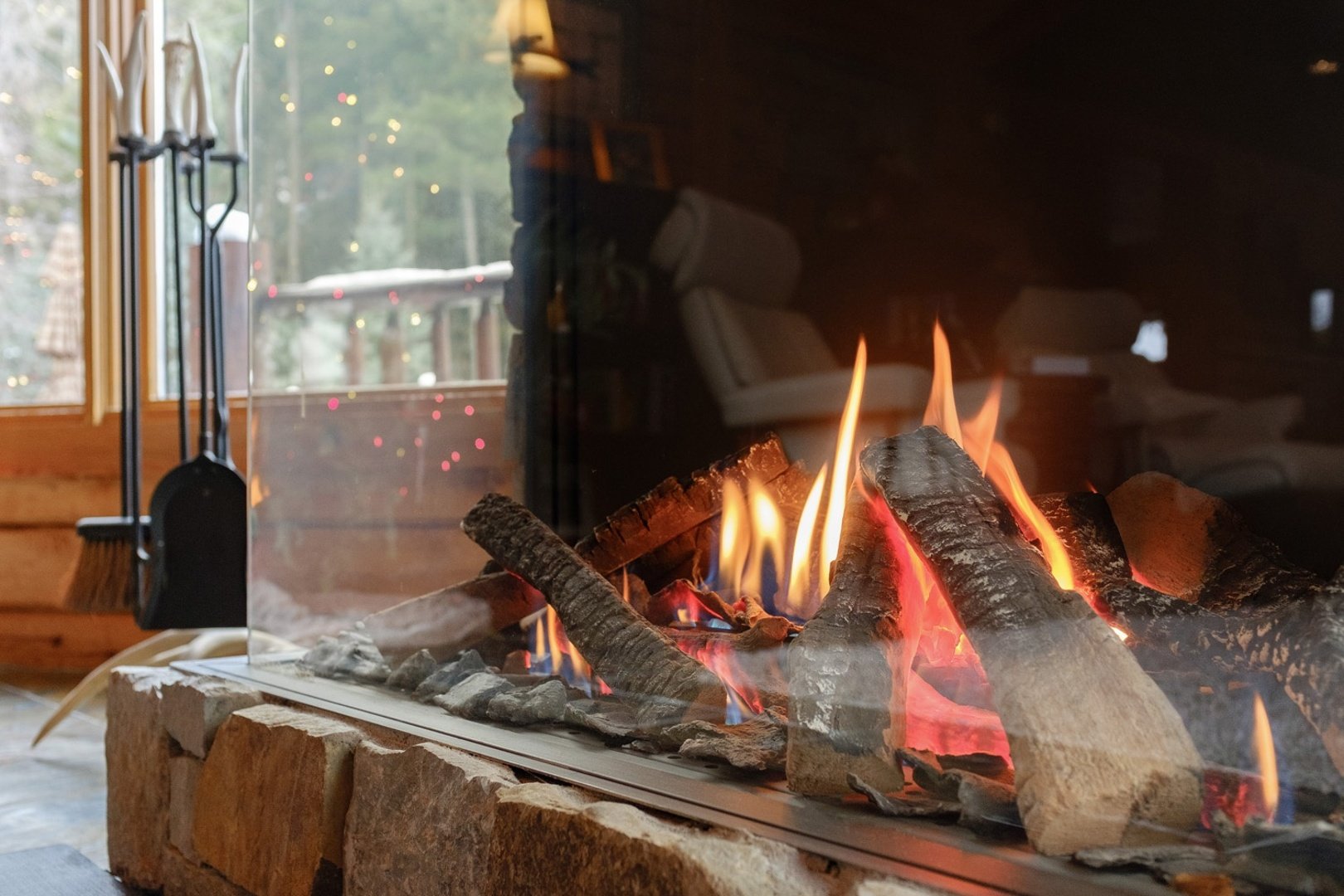 Closeup image of a gas fireplace 